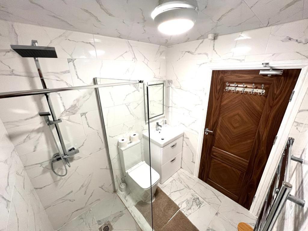 Nines Of Elegance At Castle Road *