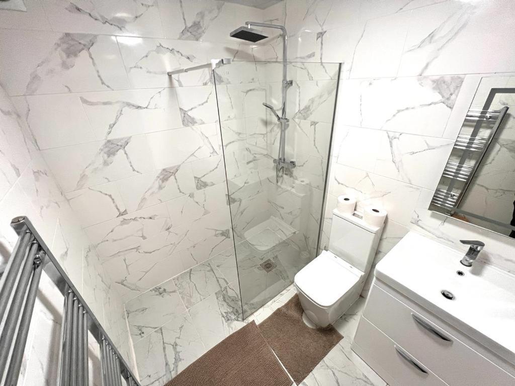 Nines Of Elegance At Castle Road *