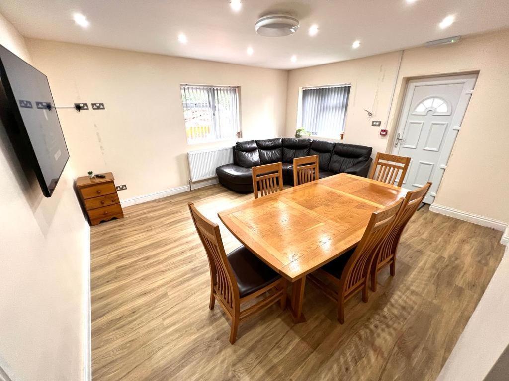 Homestay Nines Of Elegance At Castle Road Birmingham